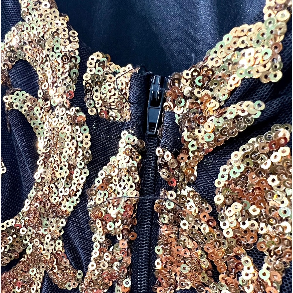 👑✅PRICE FIRM✅ Beautiful Formal Gold & Black Sequin Long Gown - Picture 4 of 13